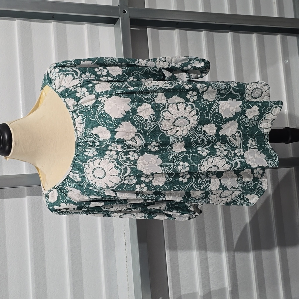 Amana Green White‎ Floral Print Top Size 3X